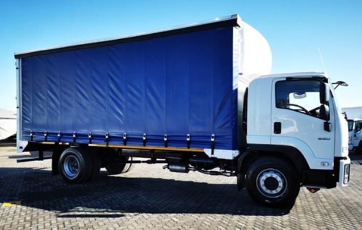 8-ton Tautliner truck with blue curtain sides